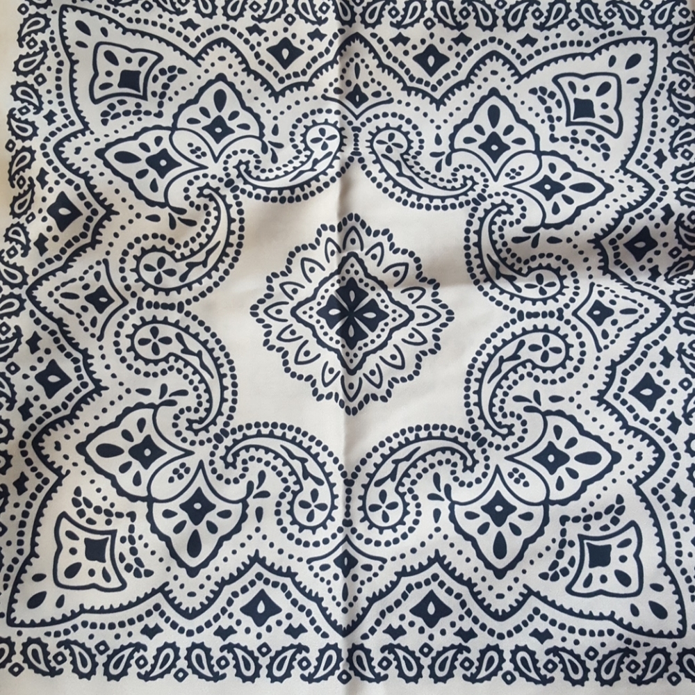 Scarf - Picture 4 of 5